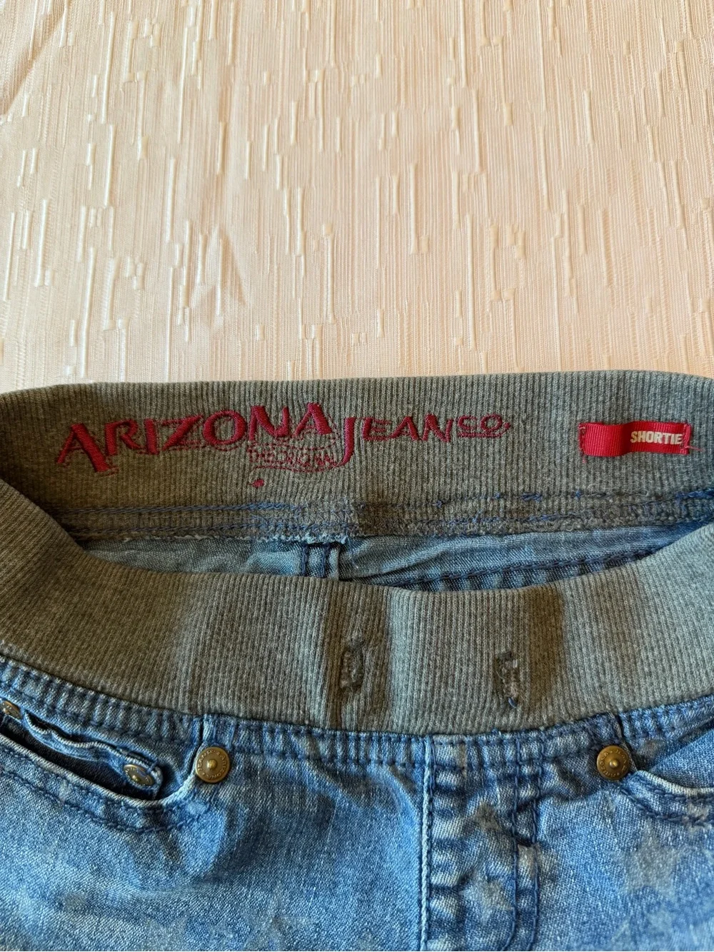 Arizona Girls Blue Denim Stretch Waist Shortie size 8